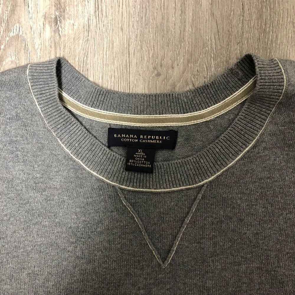 Banana Republic Men's Size XL Cashmere Blend Sweater Grey V Neck Knit Shirt